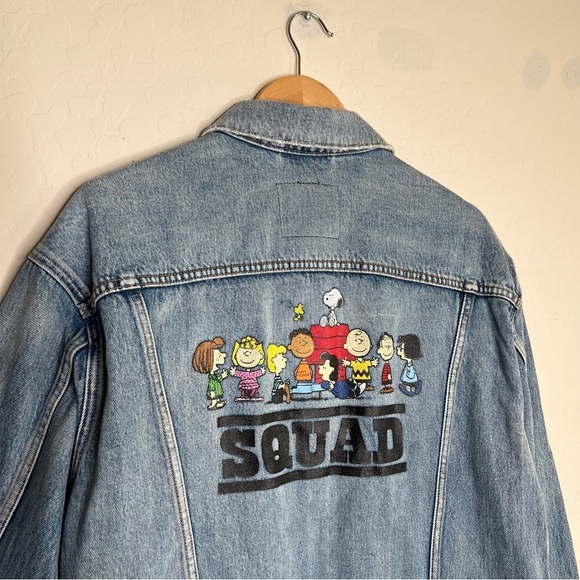 LEVIS X Peanuts Snoopy Light Wash Denim Trucker Jacket SAMPLE PIECE - Picture 7 of 8